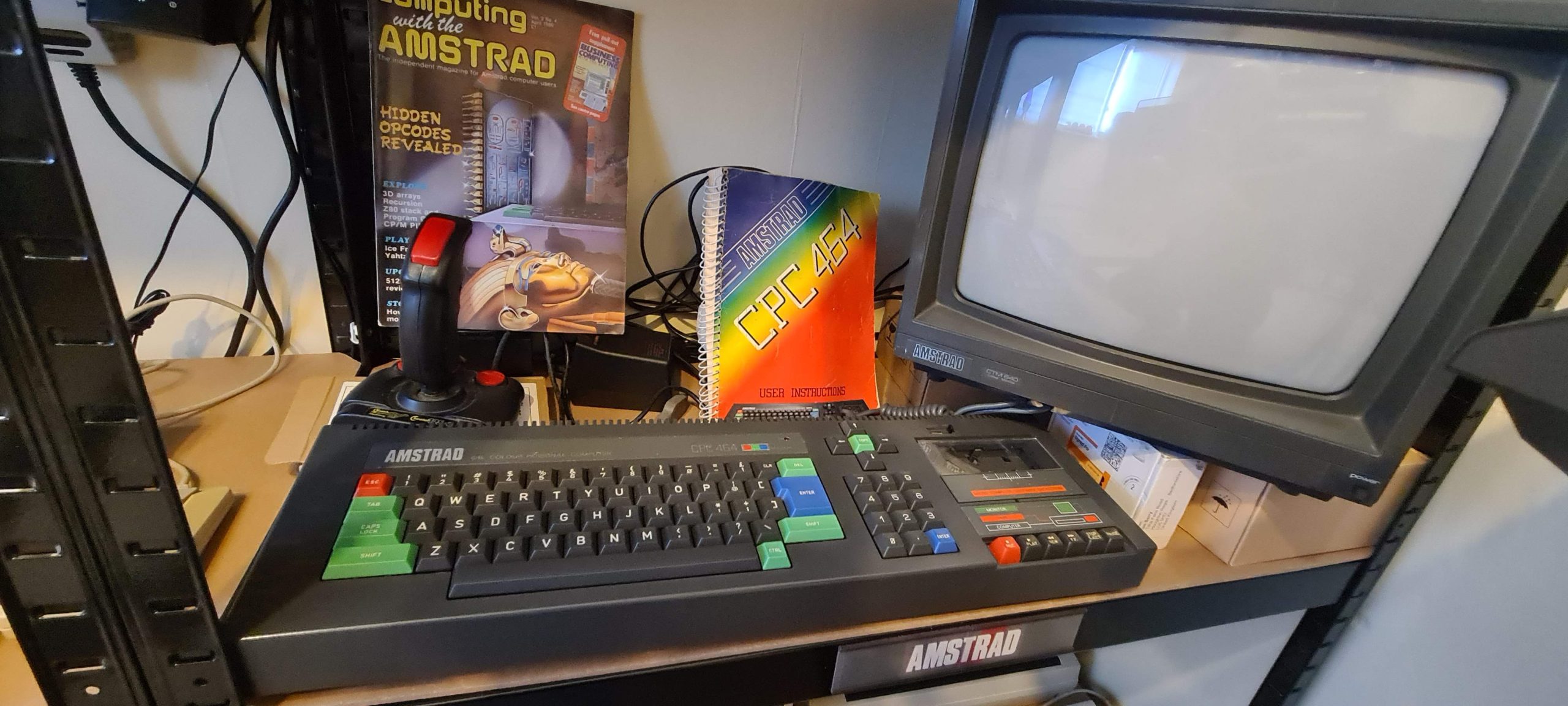 Amstrad CPC464 - Retro Room Shelf