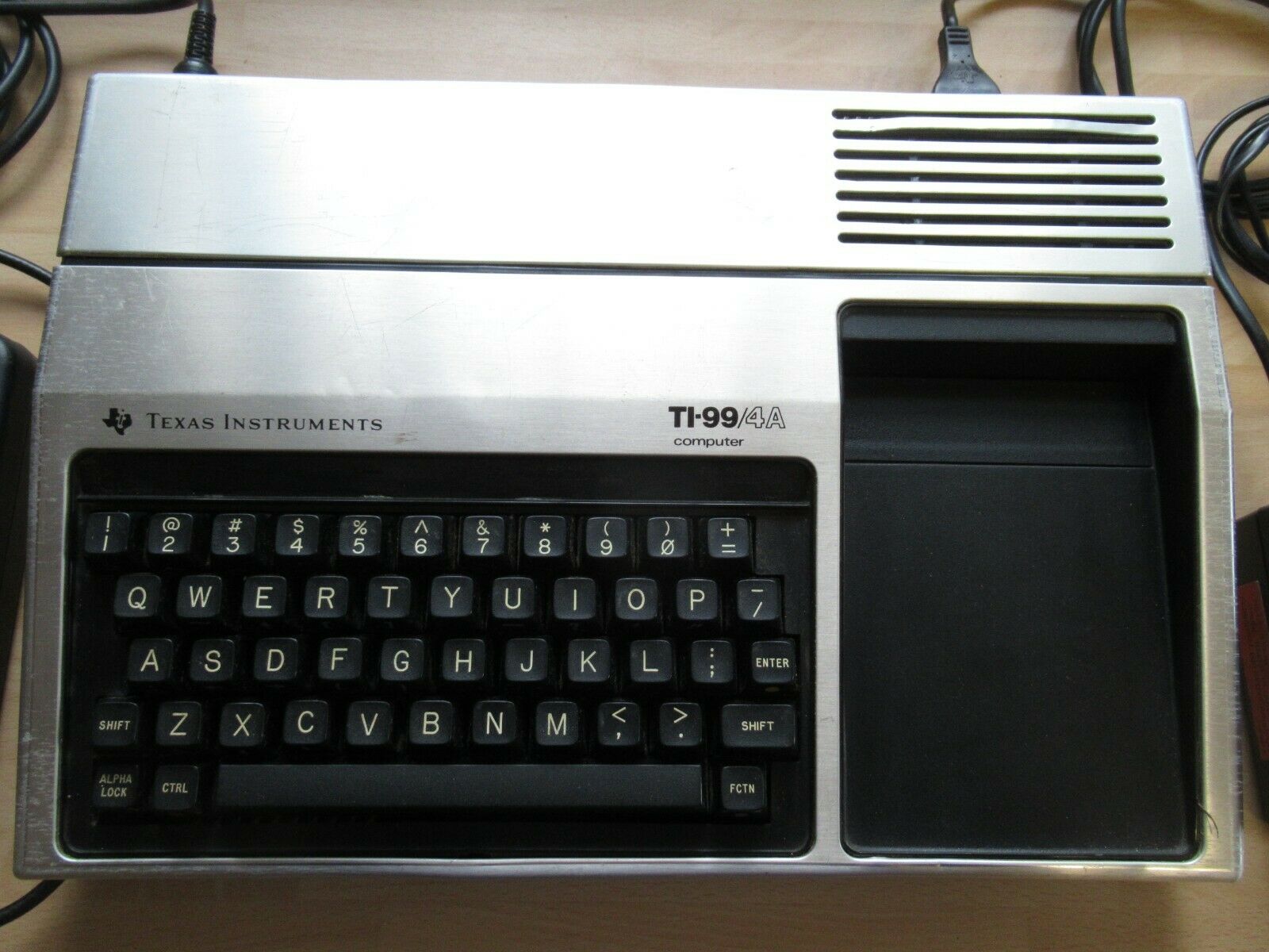 Texas Instruments TI-994a - Ebay Listing 03